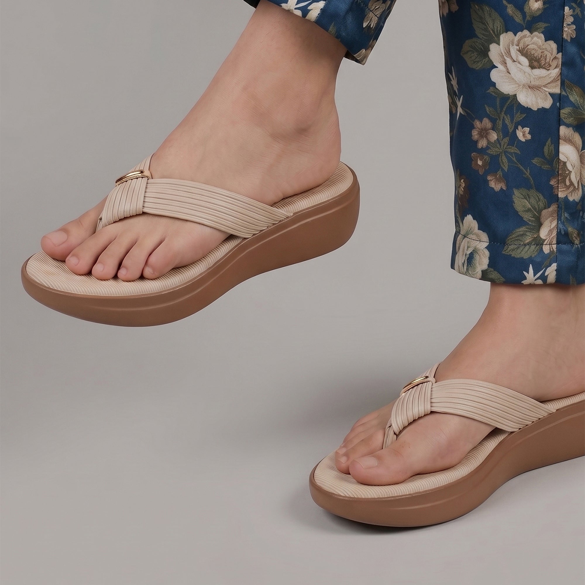 Cary Slip-on Wedges - Offwhite