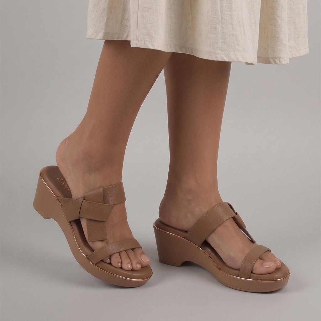 Mary Platform Wedge Sandal - Brown